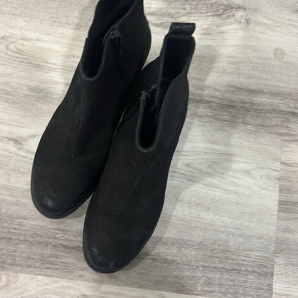 Vagabond Black Suede Ankle Booties block heel boots EU 37 BLOCK HEEL 6.5